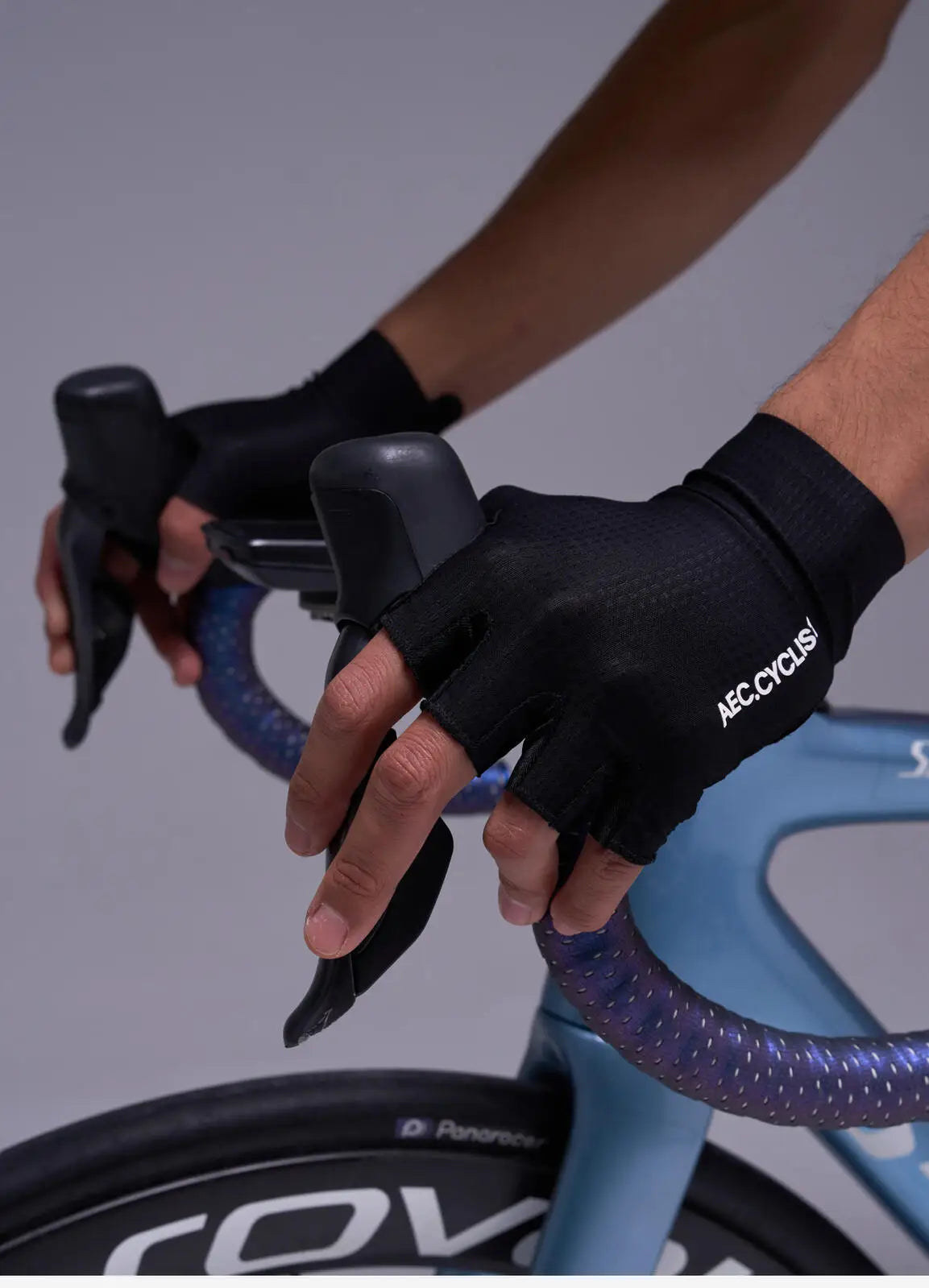 AEC Spring Summer Universal Half Finger Road Cycling Gloves Black White Breathable Shock-Absorbing