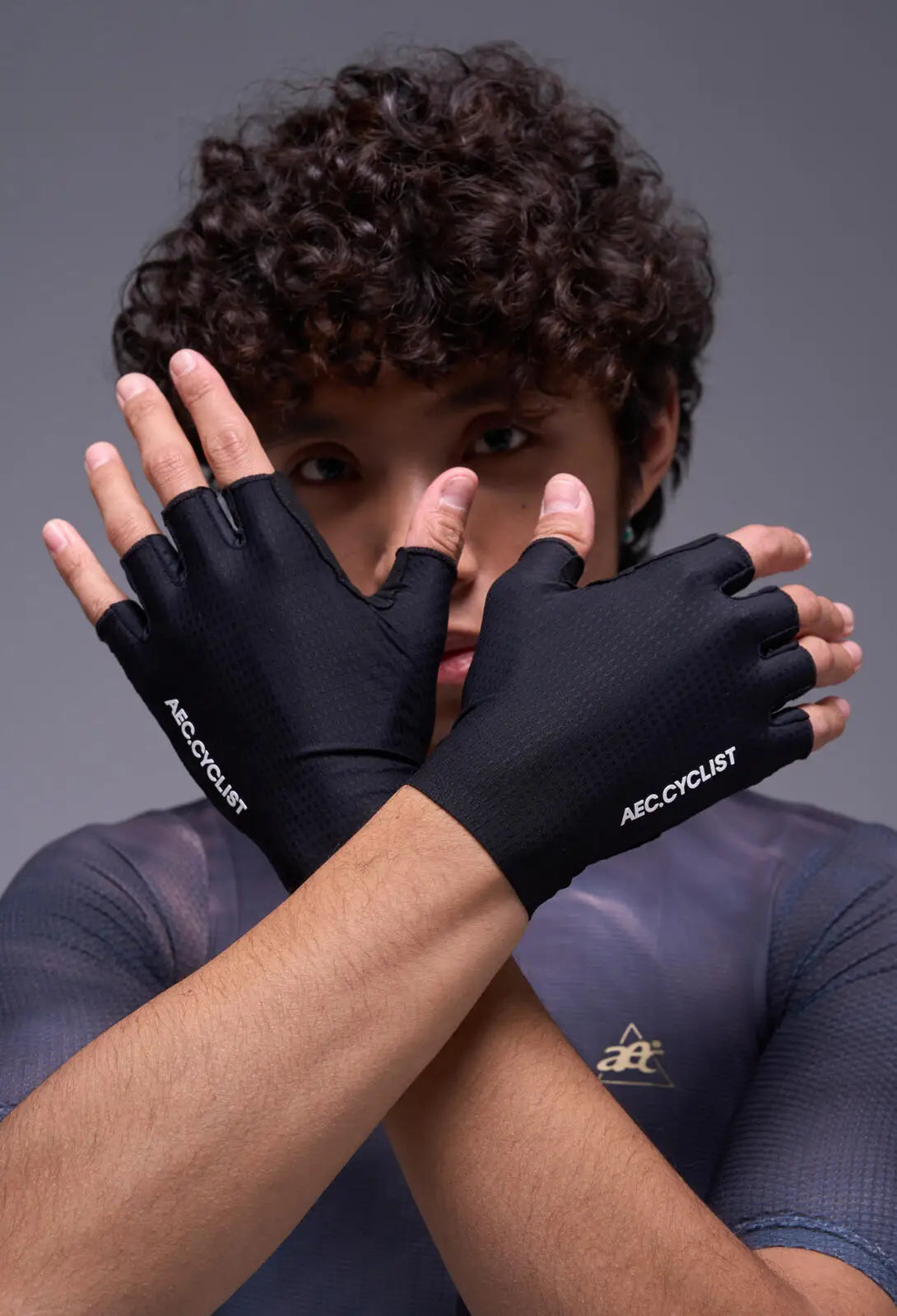 AEC Spring Summer Universal Half Finger Road Cycling Gloves Black White Breathable Shock-Absorbing