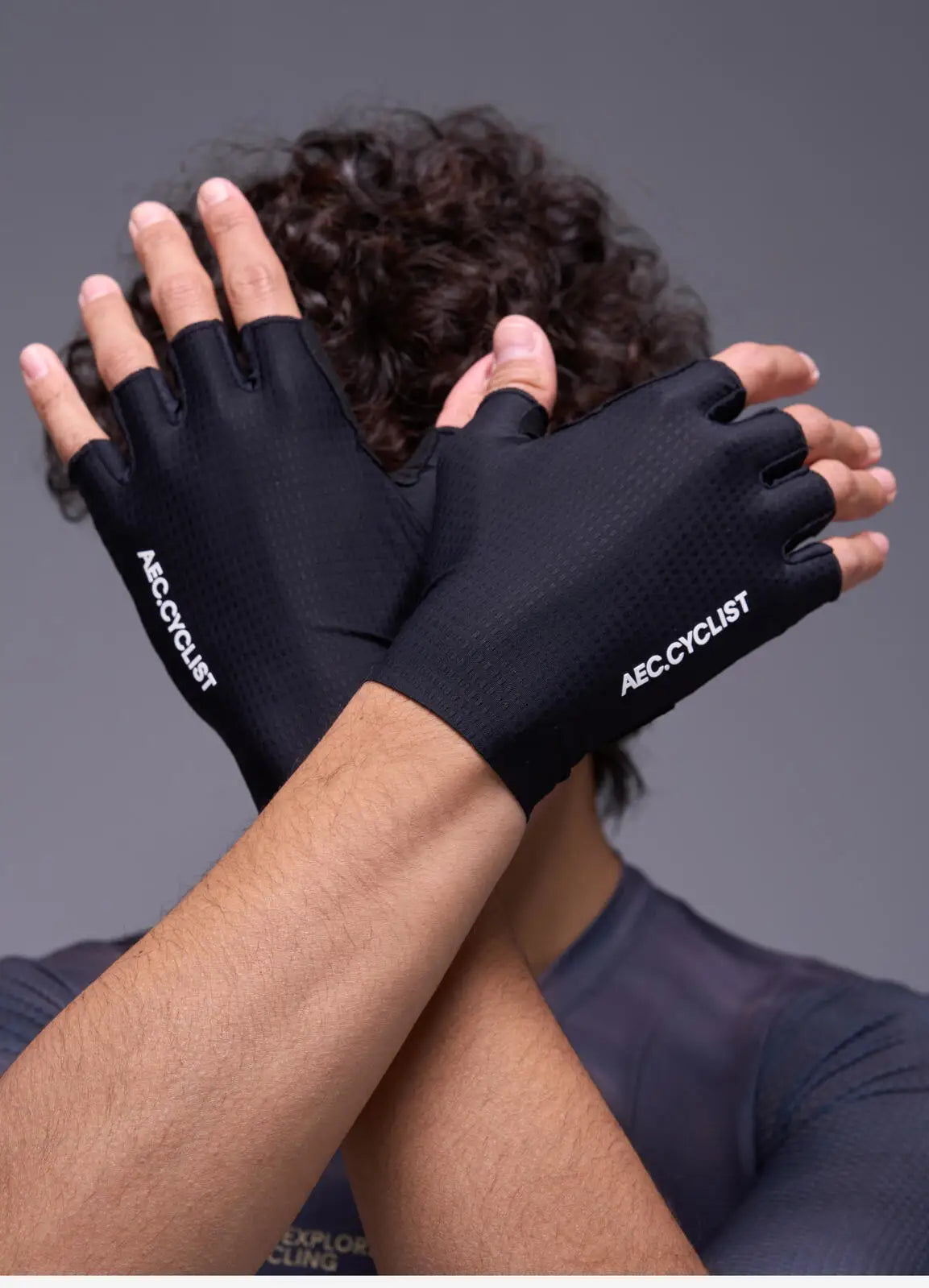 AEC Spring Summer Universal Half Finger Road Cycling Gloves Black White Breathable Shock-Absorbing